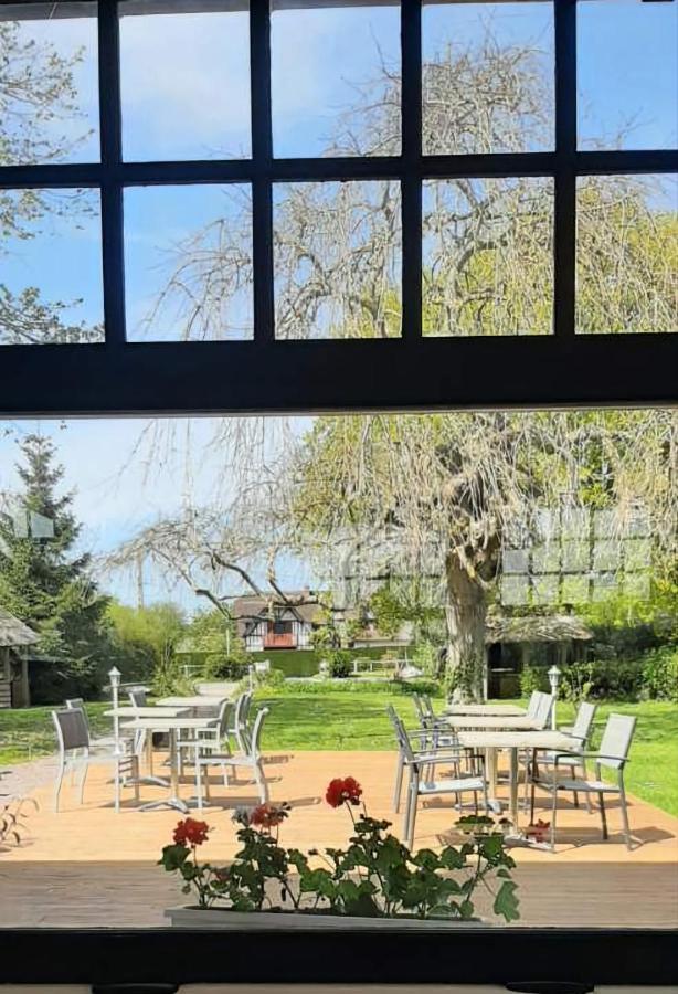 Logis Auberge Des Aulnettes Эрувиль-Сен-Клер Экстерьер фото
