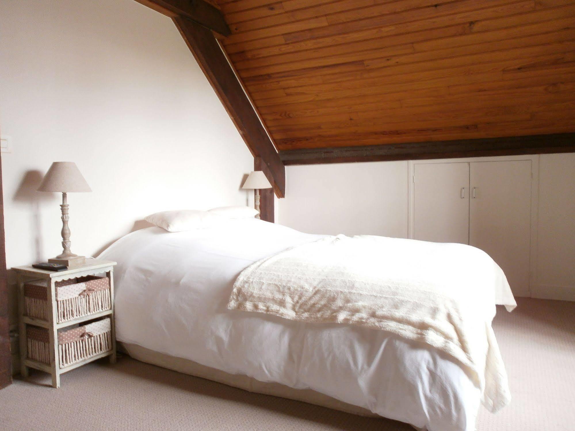 Logis Auberge Des Aulnettes Эрувиль-Сен-Клер Экстерьер фото